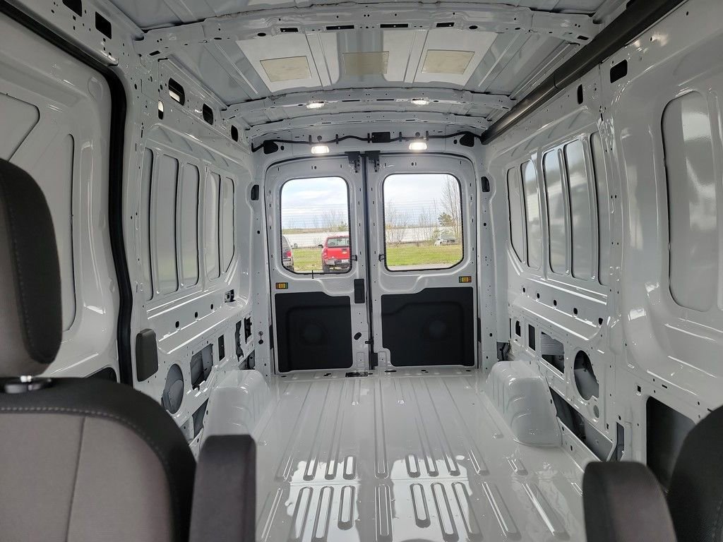 New 2025 Ford Transit 250 148 Medium Roof image 32