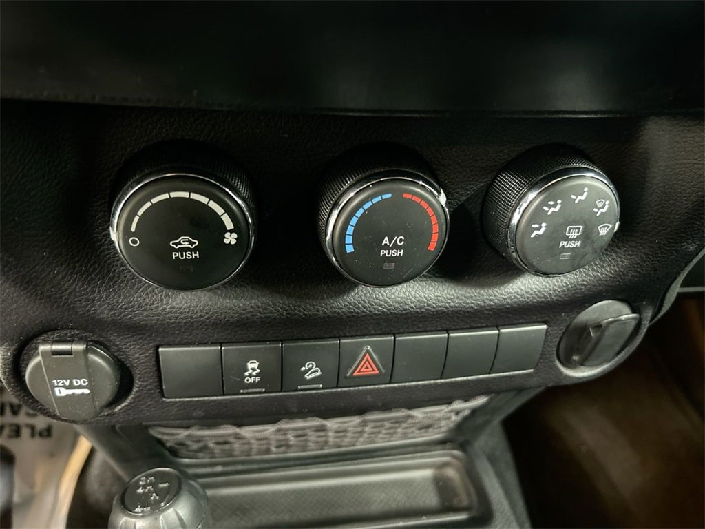 Used 2015 Jeep Wrangler Sport image 15