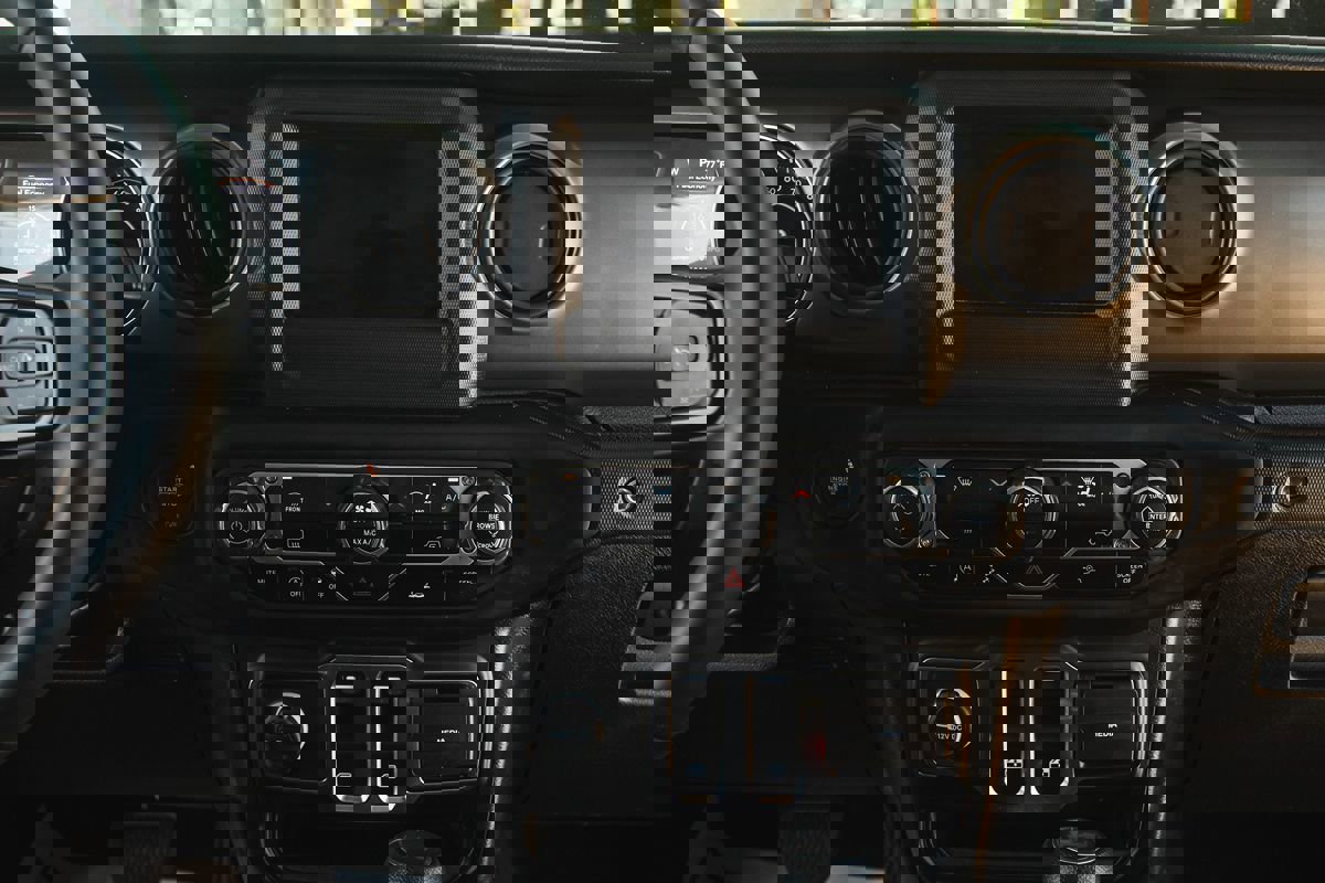 Used 2023 Jeep Wrangler Sport S image 25