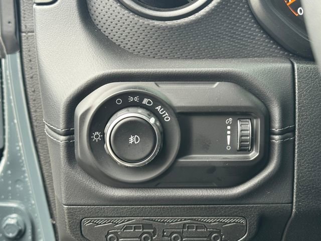 Used 2025 Jeep Wrangler Unlimited Rubicon w/ Steel Bumper Group image 14