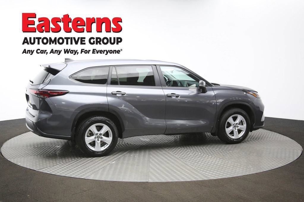 Used 2024 Toyota Highlander LE image 44