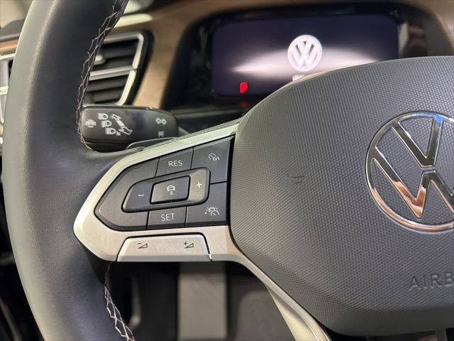 Used 2024 Volkswagen Atlas SE AWD/4WD image 11