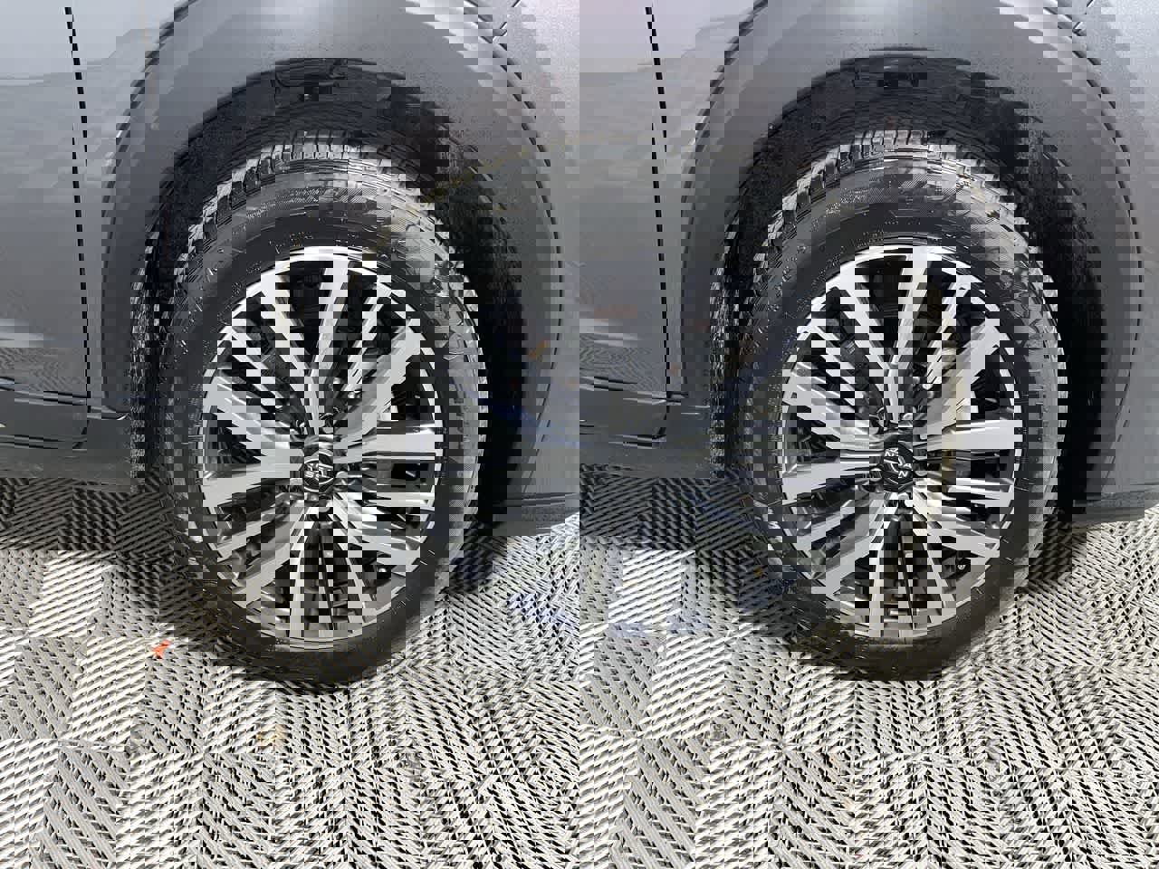 Used 2024 Nissan Kicks SR image 10