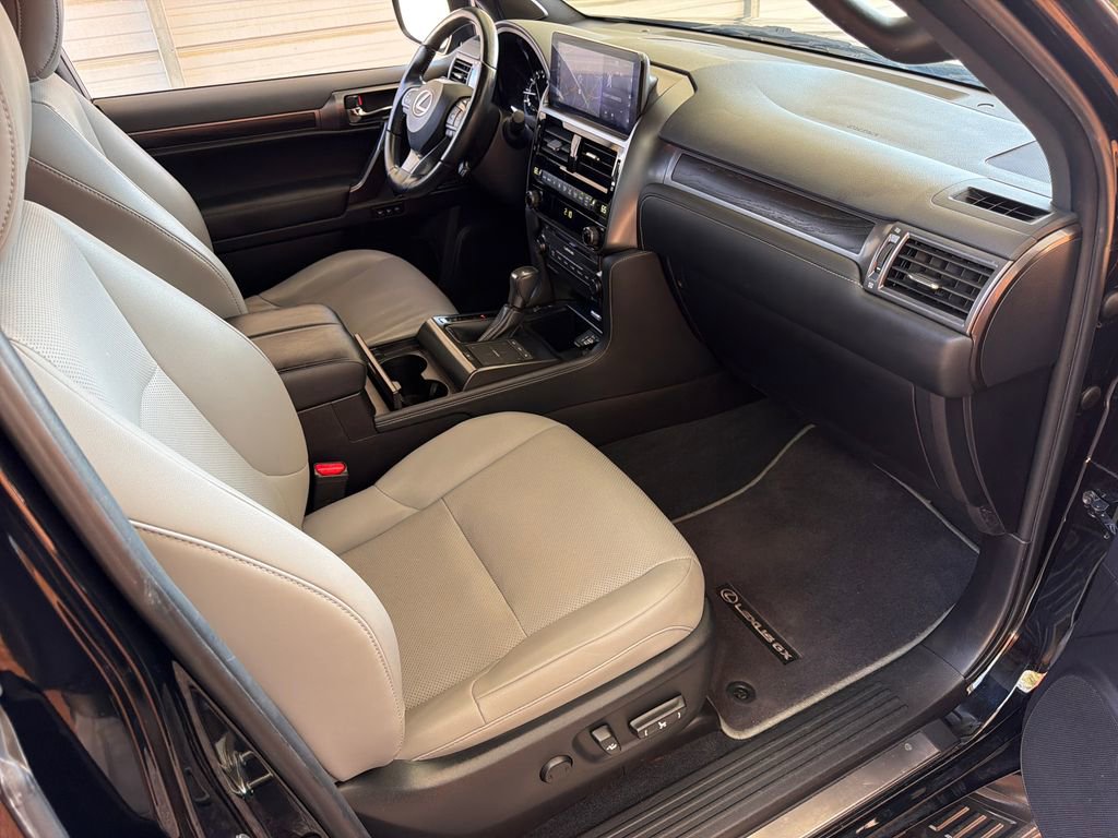 Used 2023 Lexus GX 460 w/ Black Line Special Edition image 29