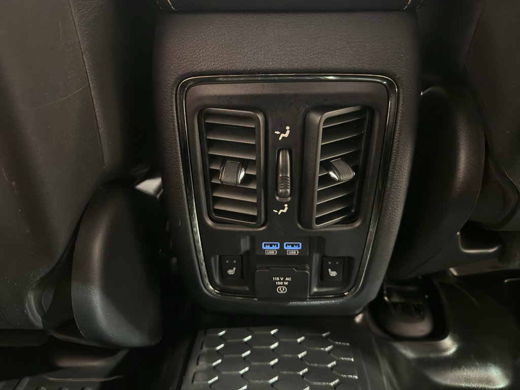 Used 2018 Dodge Durango SRT w/ SRT Interior Appearance Group AWD/4WD image 29