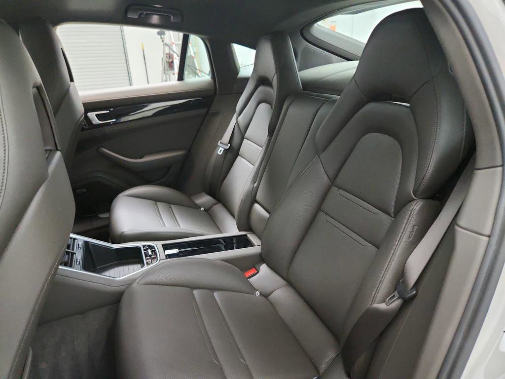 Used 2020 Porsche Panamera 4 image 25