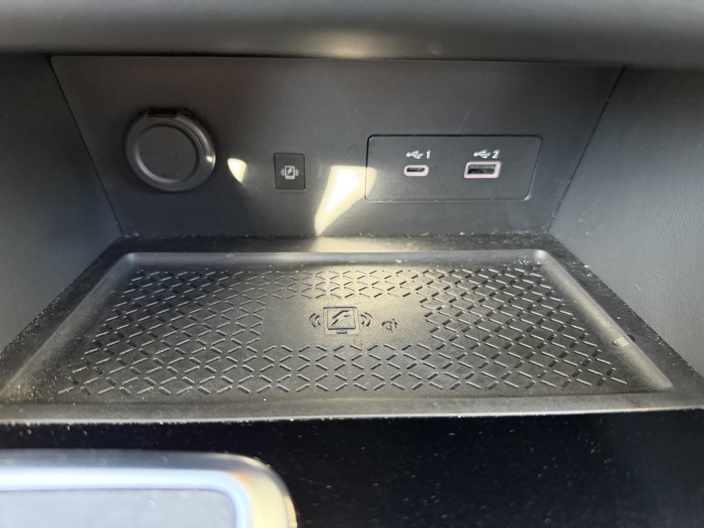 Used 2025 Nissan Pathfinder SL w/ SL Premium Package FWD image 24