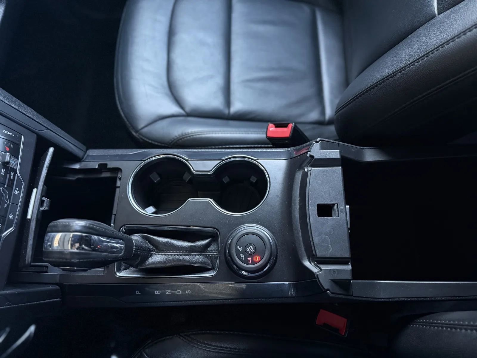 Used 2018 Ford Explorer XLT w/ Equipment Group 202A image 38