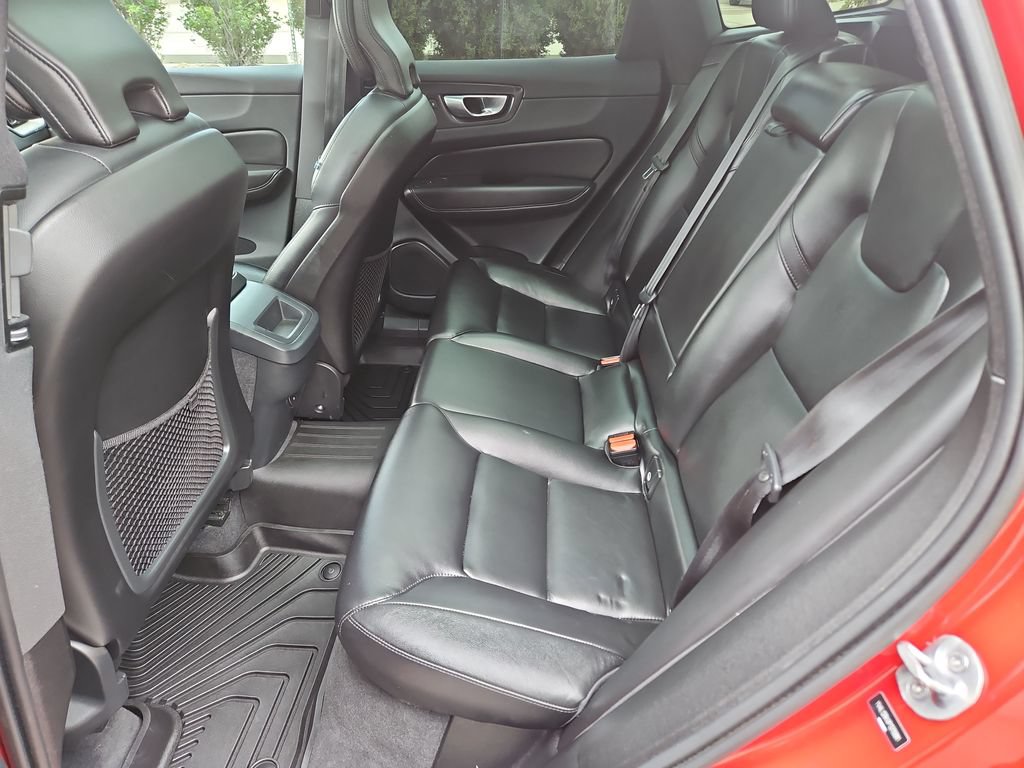 Used 2023 Volvo XC60 B5 Core AWD/4WD image 25