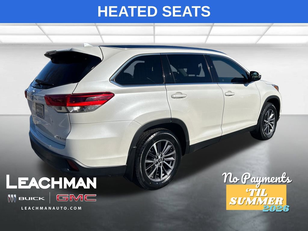 Used 2019 Toyota Highlander XLE image 3