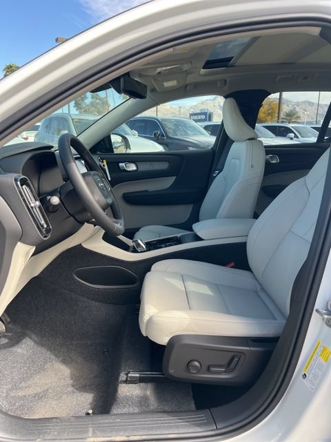 New 2026 Volvo XC40 B5 Plus w/ Protection Package Premier AWD/4WD image 22