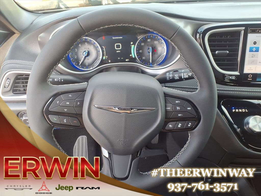 New 2026 Chrysler Pacifica Select w/ S Appearance Package image 13