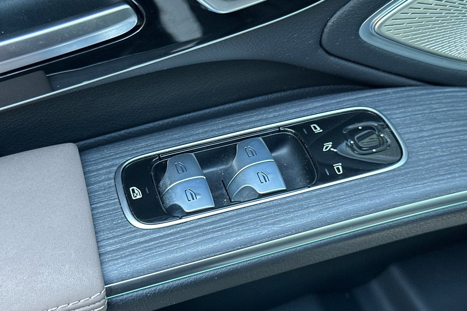 Certified 2023 Mercedes-Benz EQS 580 4MATIC Sedan image 14