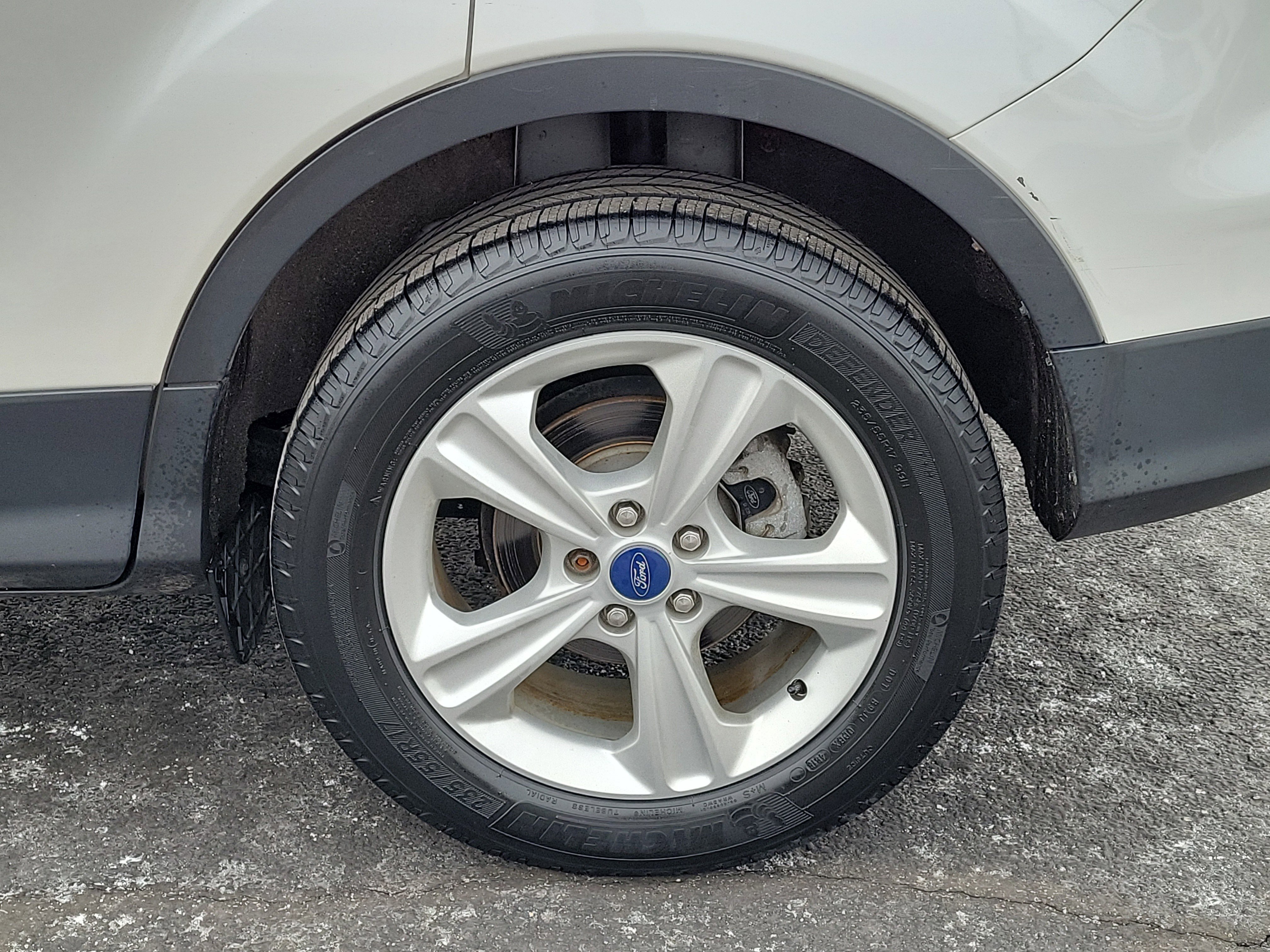 Used 2014 Ford Escape SE w/ Equipment Group 201A image 5