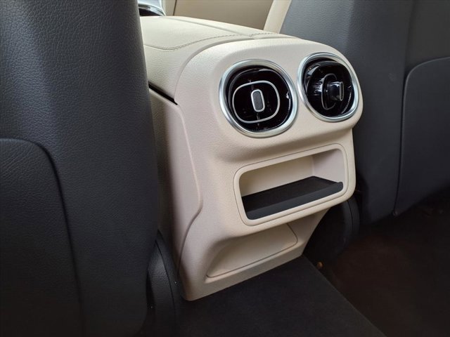 Used 2025 Mercedes-Benz GLC 300 image 19