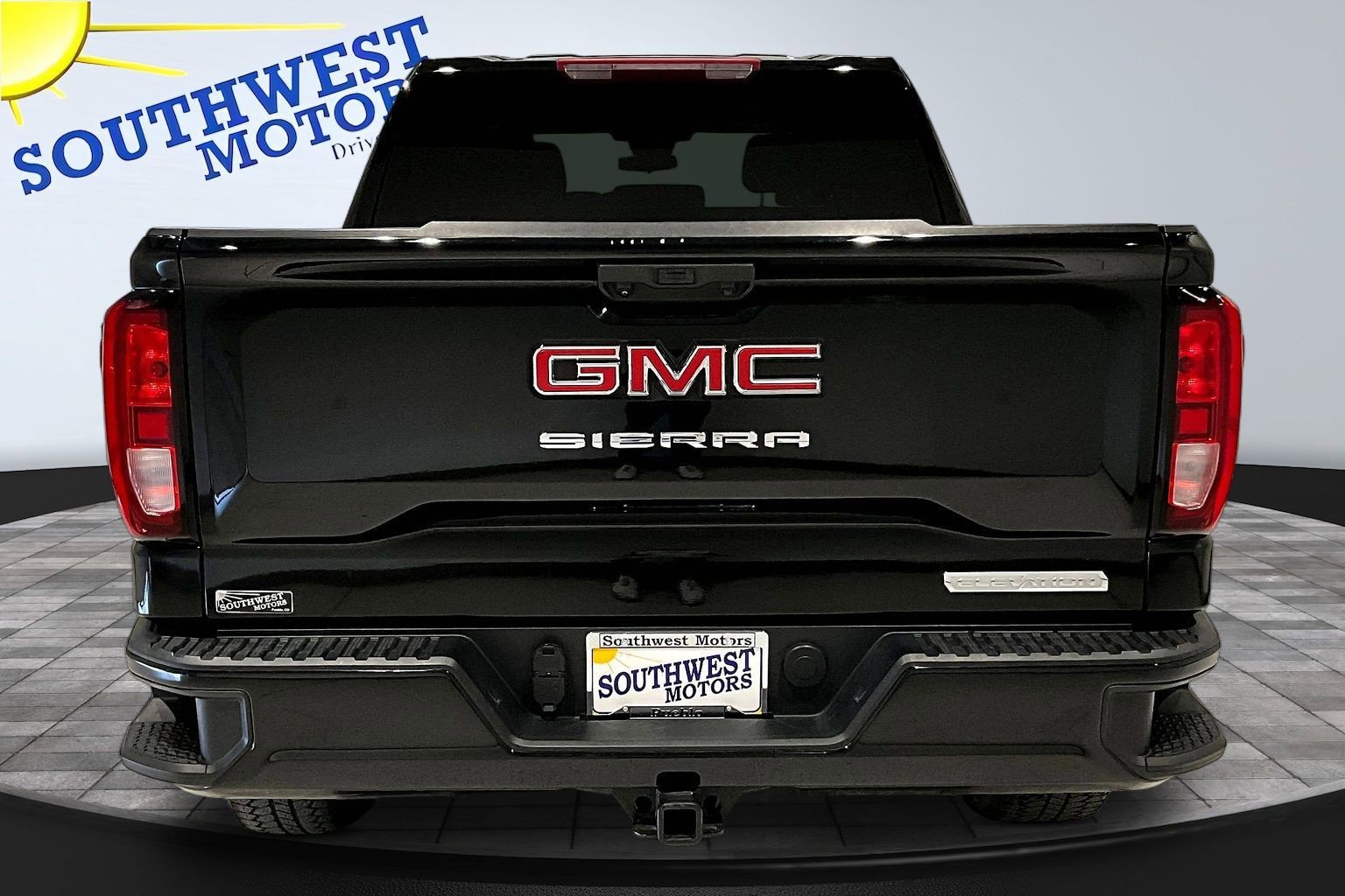 Used 2024 GMC Sierra 1500 Elevation AWD/4WD image 6