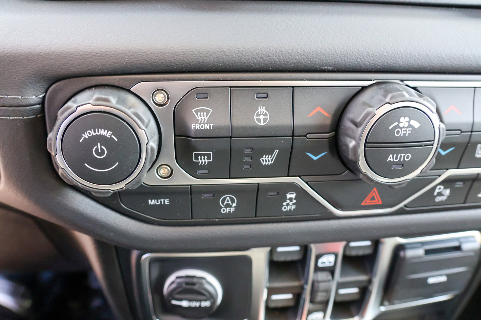 New 2026 Jeep Wrangler Unlimited Sahara AWD/4WD image 22