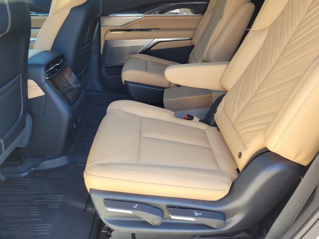 New 2026 Cadillac Escalade IQL Sport 2 w/ LPO, Floor Liner Package AWD/4WD image 23