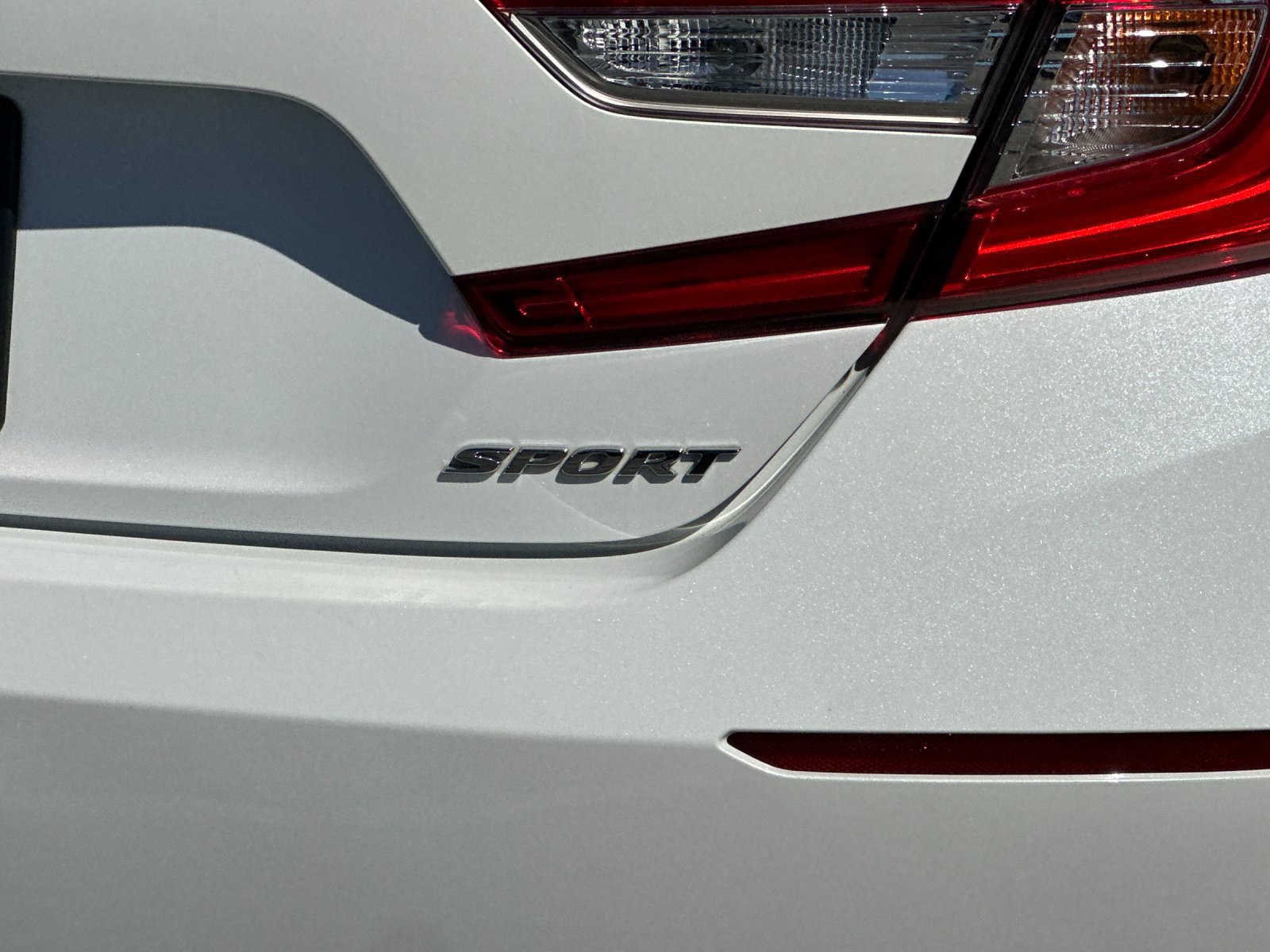 Used 2018 Honda Accord Sport image 25