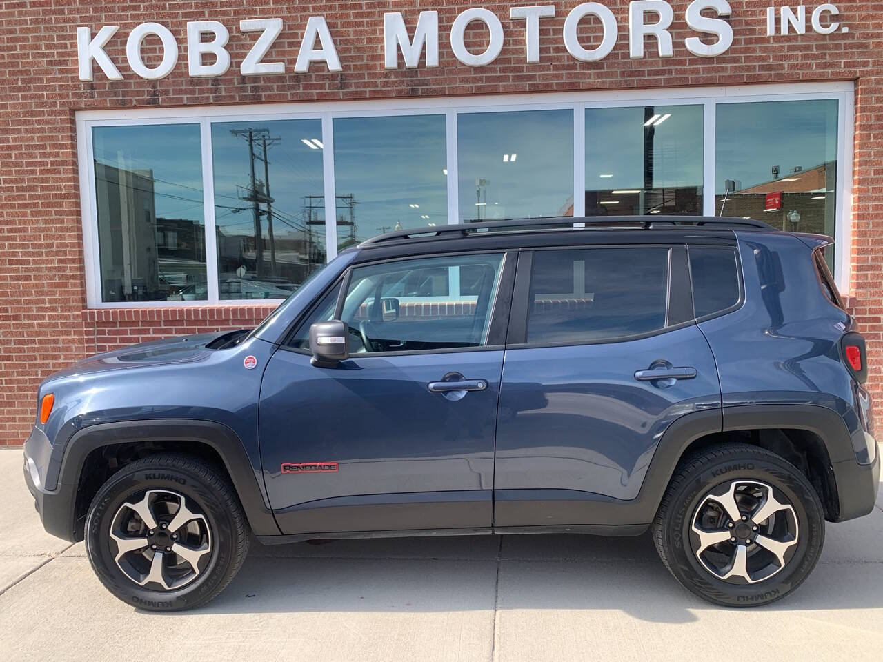 Used 2020 Jeep Renegade Trailhawk w/ Popular Equipment Group AWD/4WD image 3
