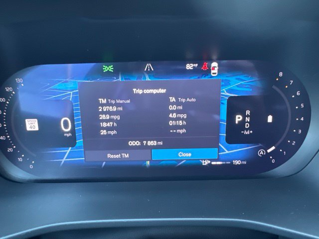 Certified 2025 Volvo XC40 B5 Plus AWD/4WD image 24