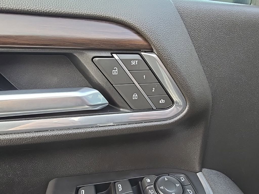 Used 2025 GMC Sierra 3500 SLT w/ X31 Off-Road Package image 23