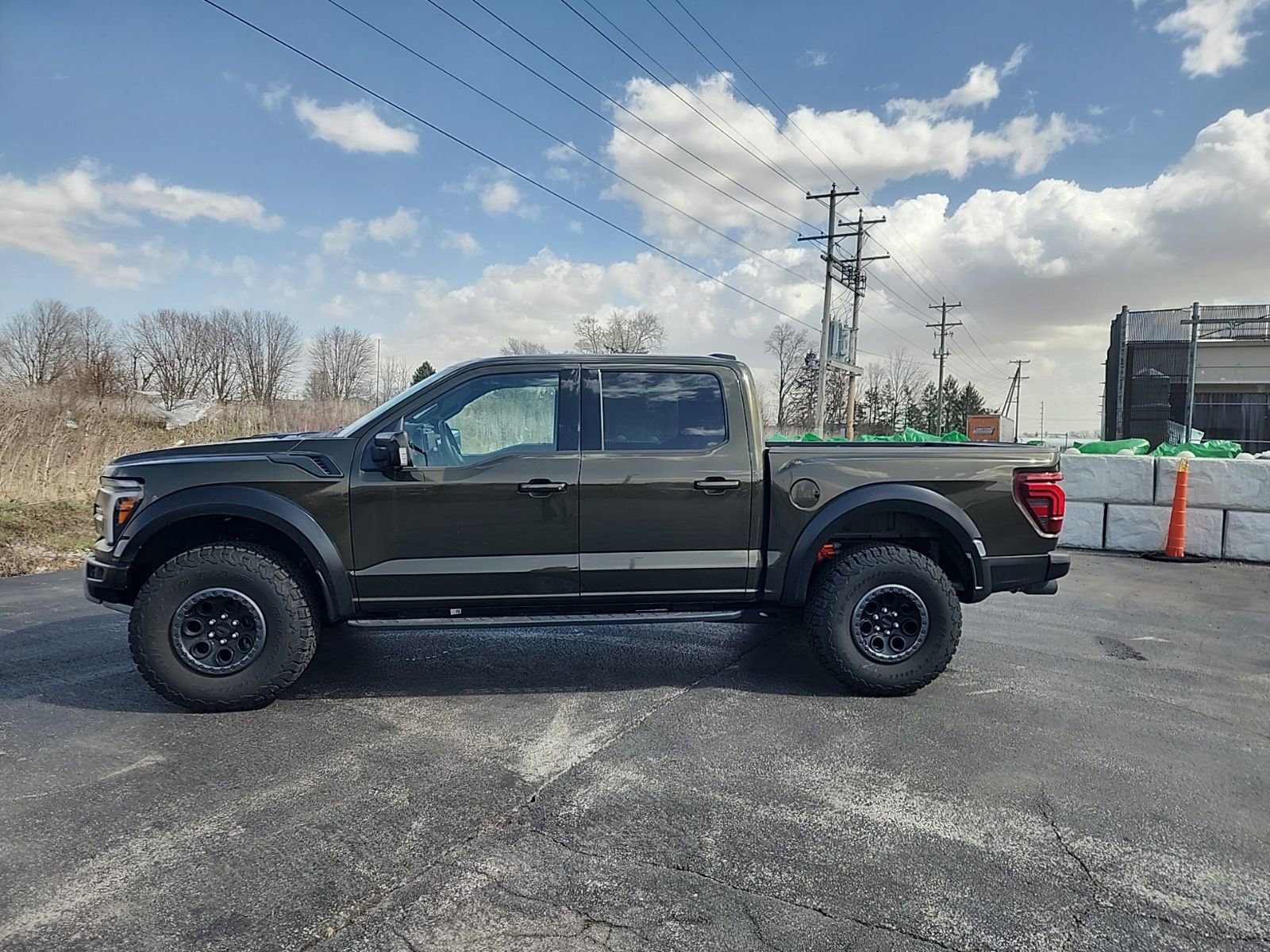 Used 2025 Ford F150 Raptor image 3