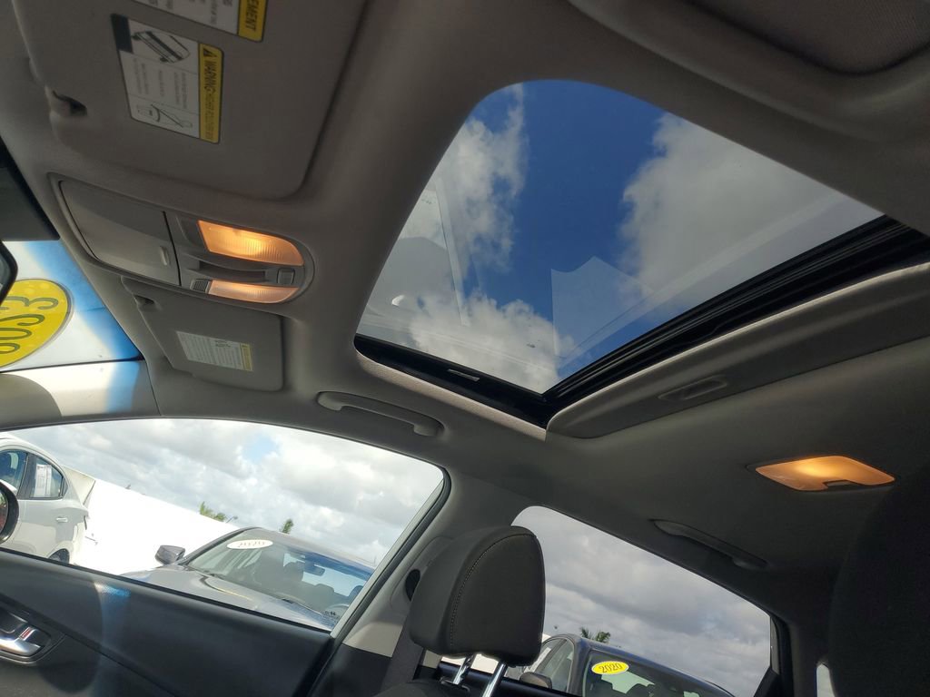 Used 2023 Hyundai Kona SEL w/ Convenience Package image 17