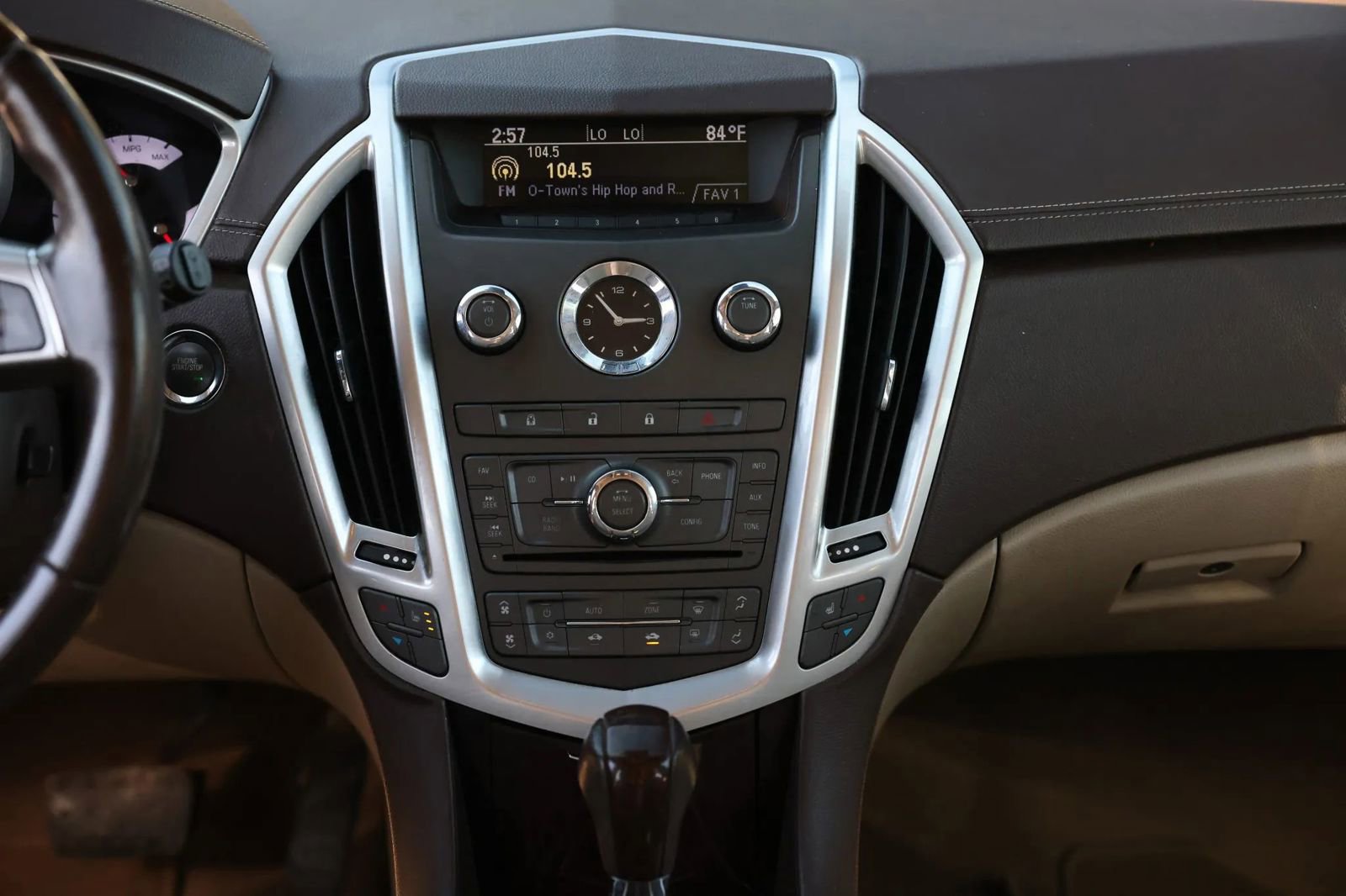 Used 2010 Cadillac SRX Luxury image 35