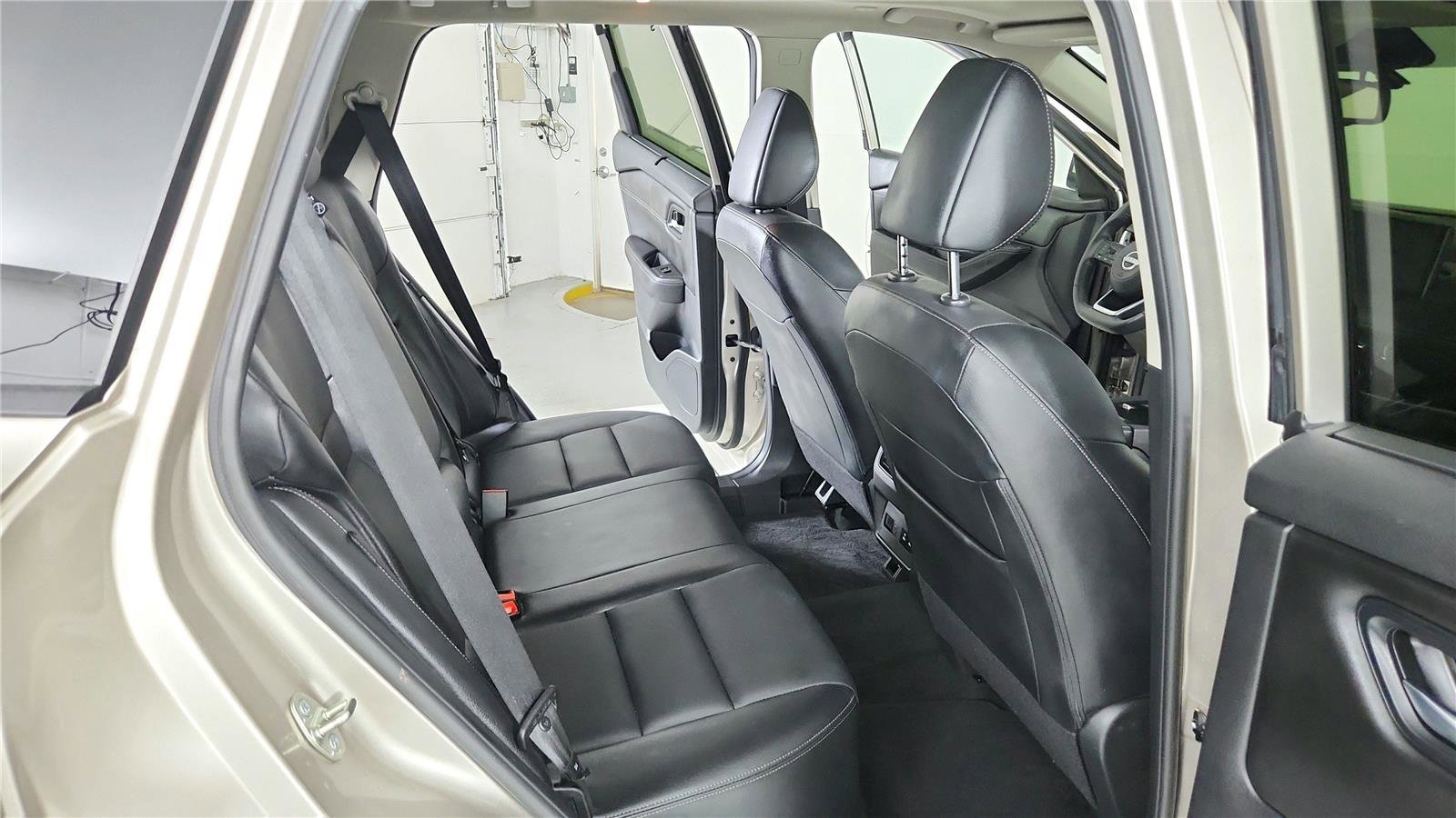 Used 2024 Nissan Rogue SL w/ SL Premium Package image 20