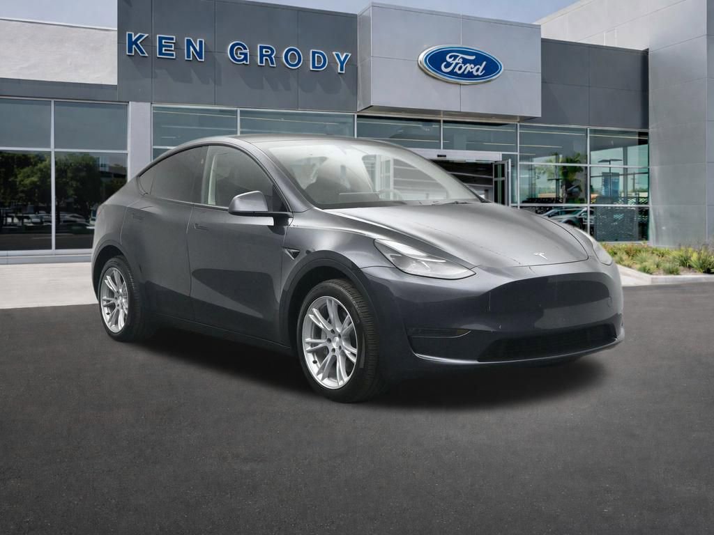 Used 2024 Tesla Model Y Long Range image 1