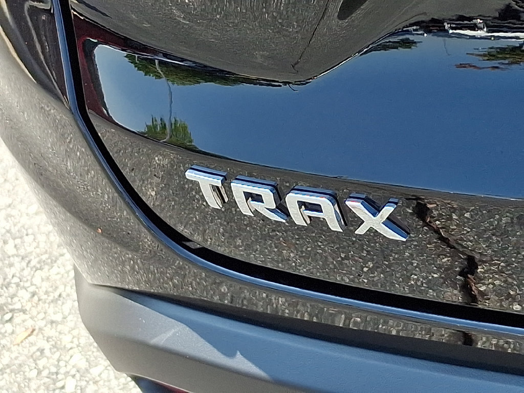 Used 2025 Chevrolet Trax LS FWD image 30