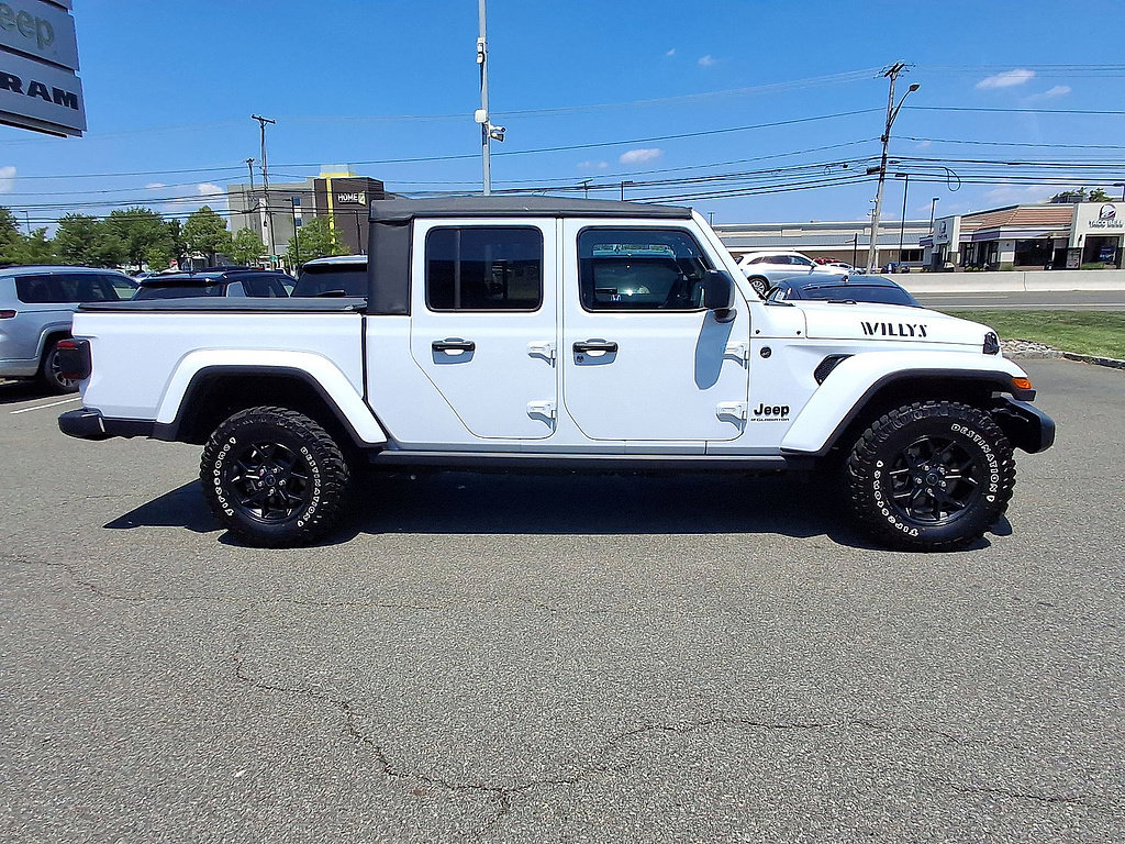 Used 2025 Jeep Gladiator Sport AWD/4WD image 32