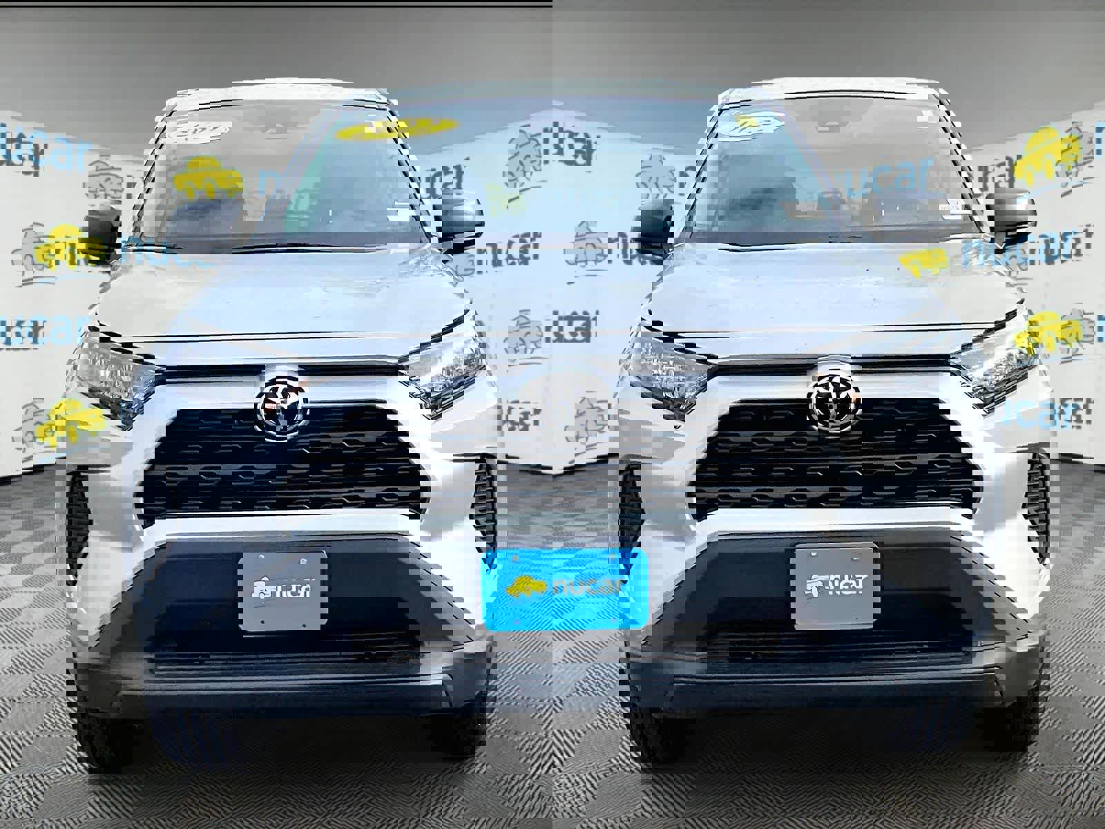 Used 2022 Toyota RAV4 LE image 2