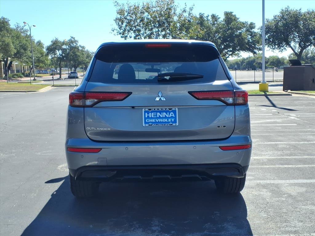 Used 2024 Mitsubishi Outlander SE FWD image 5