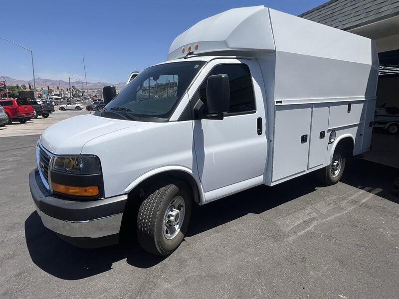 Used 2024 GMC Savana 3500 w/ Power Convenience Package RWD image 2