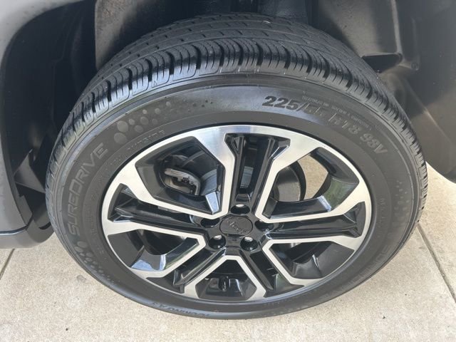 Used 2024 Jeep Compass Limited image 10