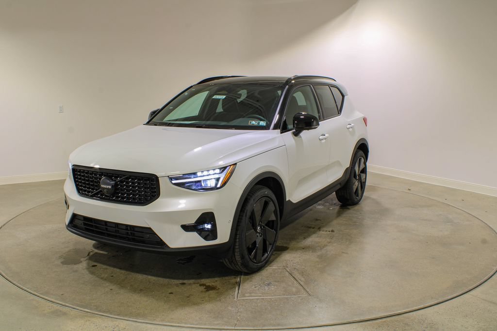 New 2026 Volvo XC40 B5 Ultra w/ Climate Package
