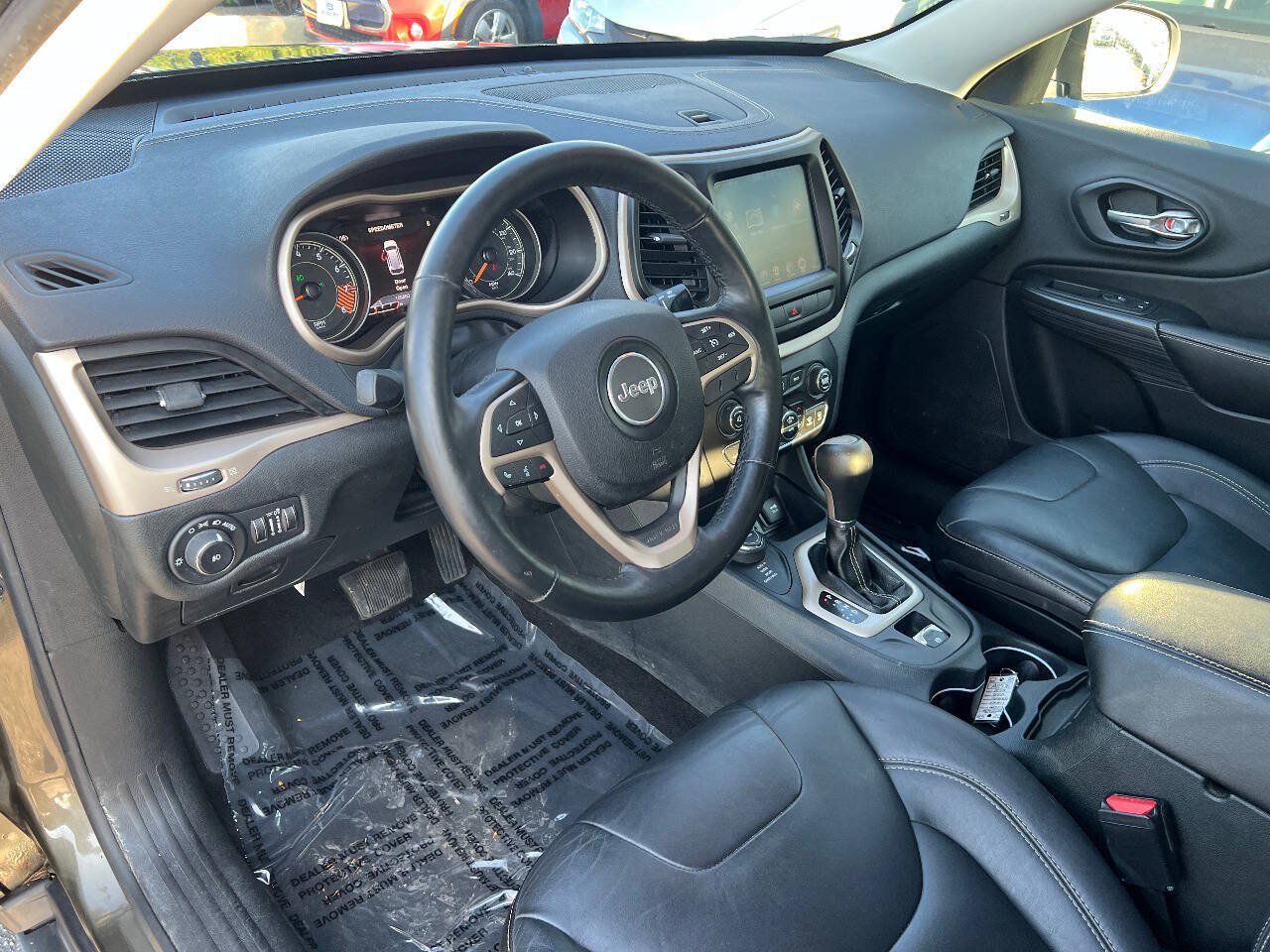 Used 2015 Jeep Cherokee Limited AWD/4WD image 16