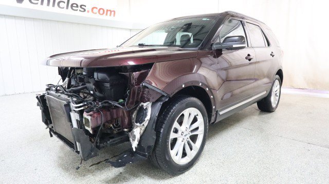 Used 2018 Ford Explorer XLT w/ Equipment Group 202A image 2