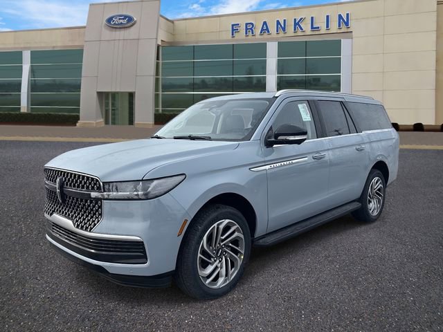 New 2026 Lincoln Navigator L Premier image 3