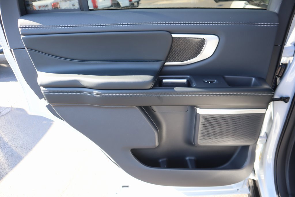 New 2025 Ford Expedition Platinum w/ Stealth Appearance Package image 18