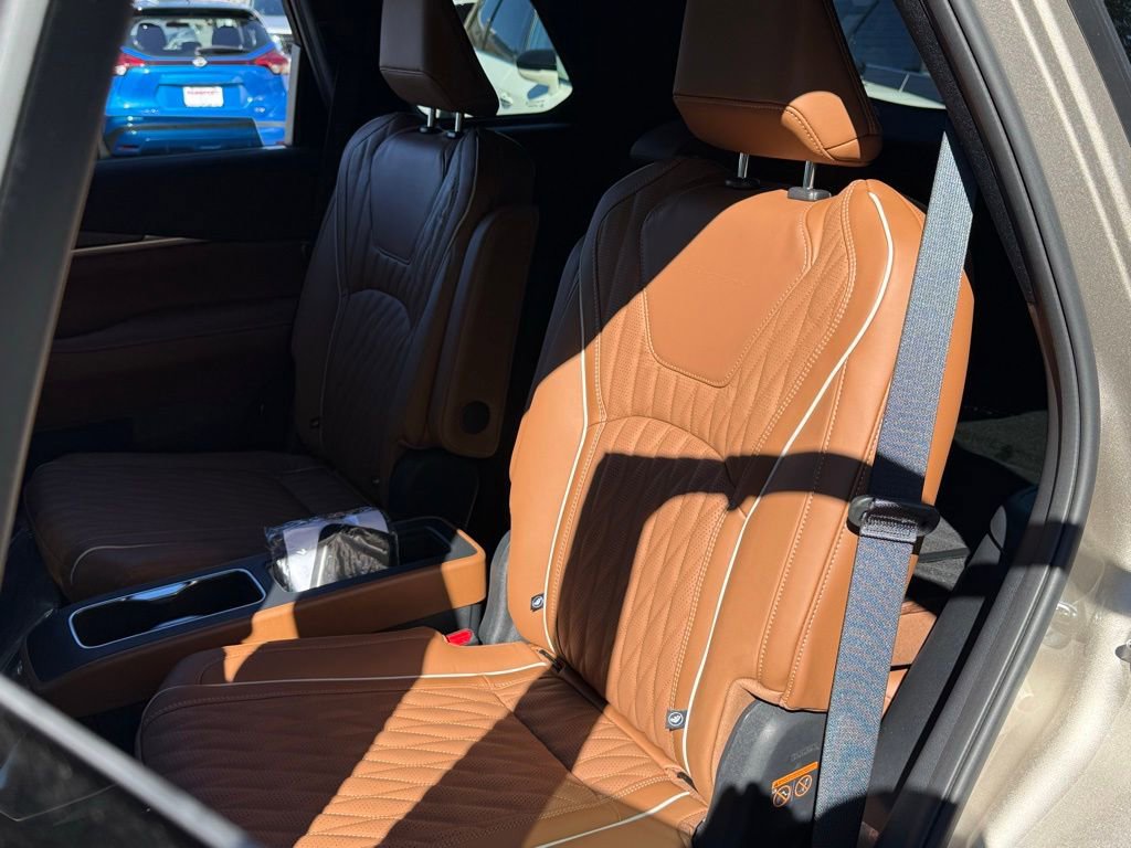 New 2026 INFINITI QX60 Autograph w/ Dark Cargo Package image 18
