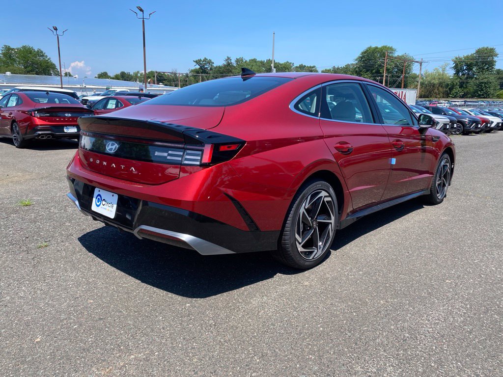 New 2026 Hyundai Sonata SEL FWD image 4