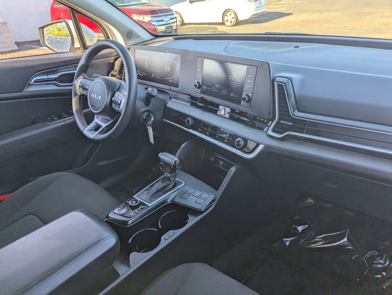 Used 2024 Kia Sportage LX image 13