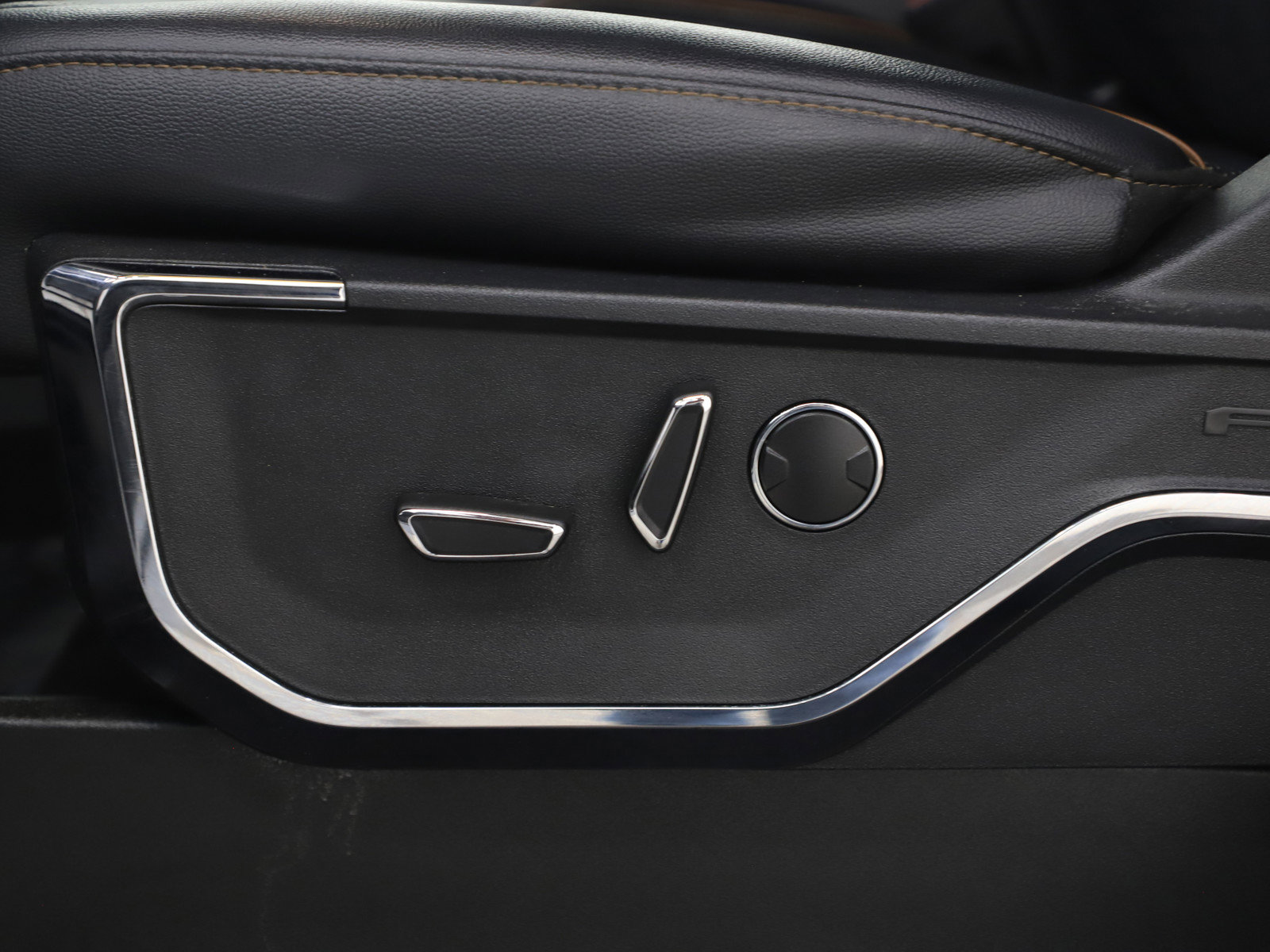 Used 2024 Ford F150 Lariat w/ Equipment Group 502A High image 26