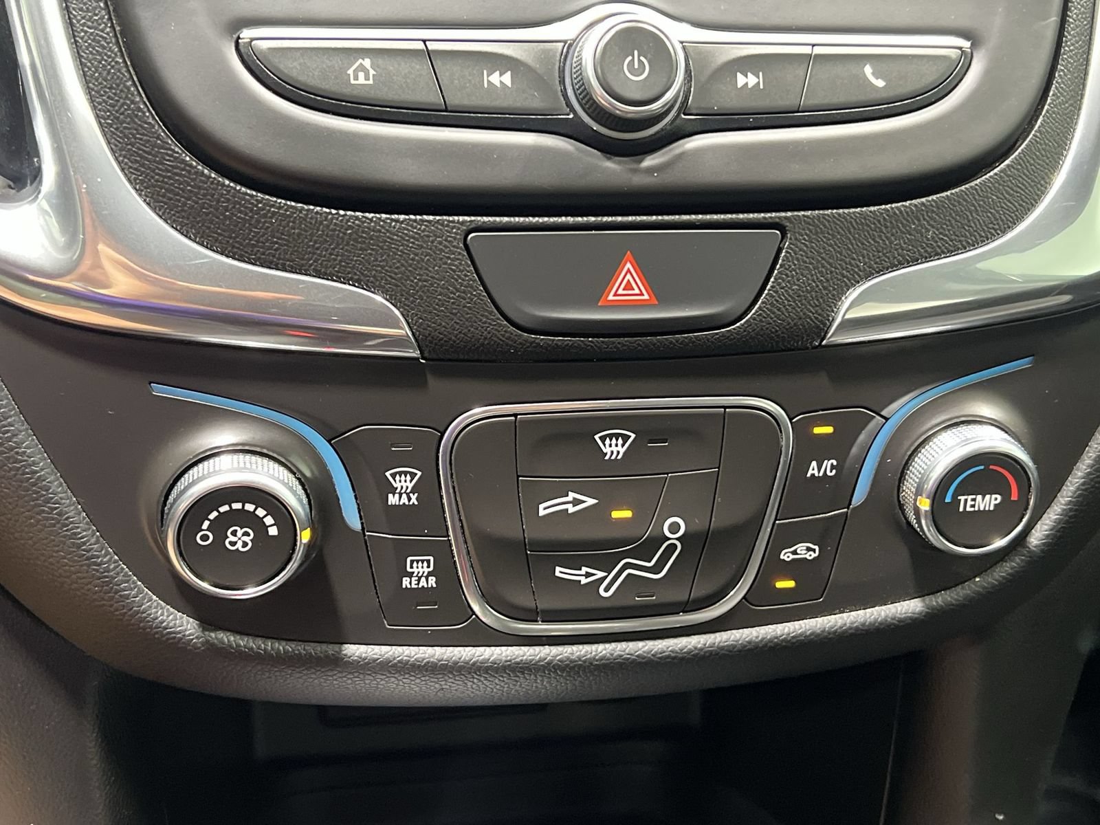 Used 2019 Chevrolet Equinox LT AWD/4WD image 18