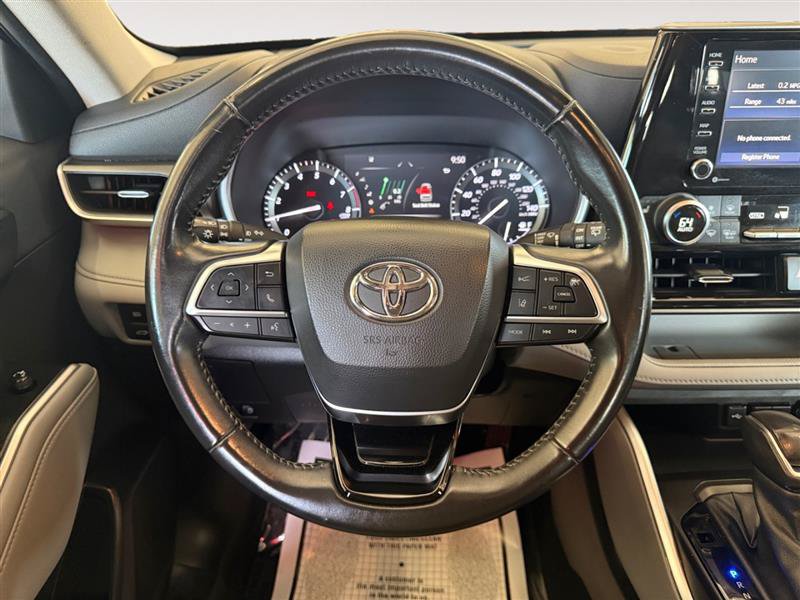 Used 2021 Toyota Highlander XLE AWD/4WD image 13