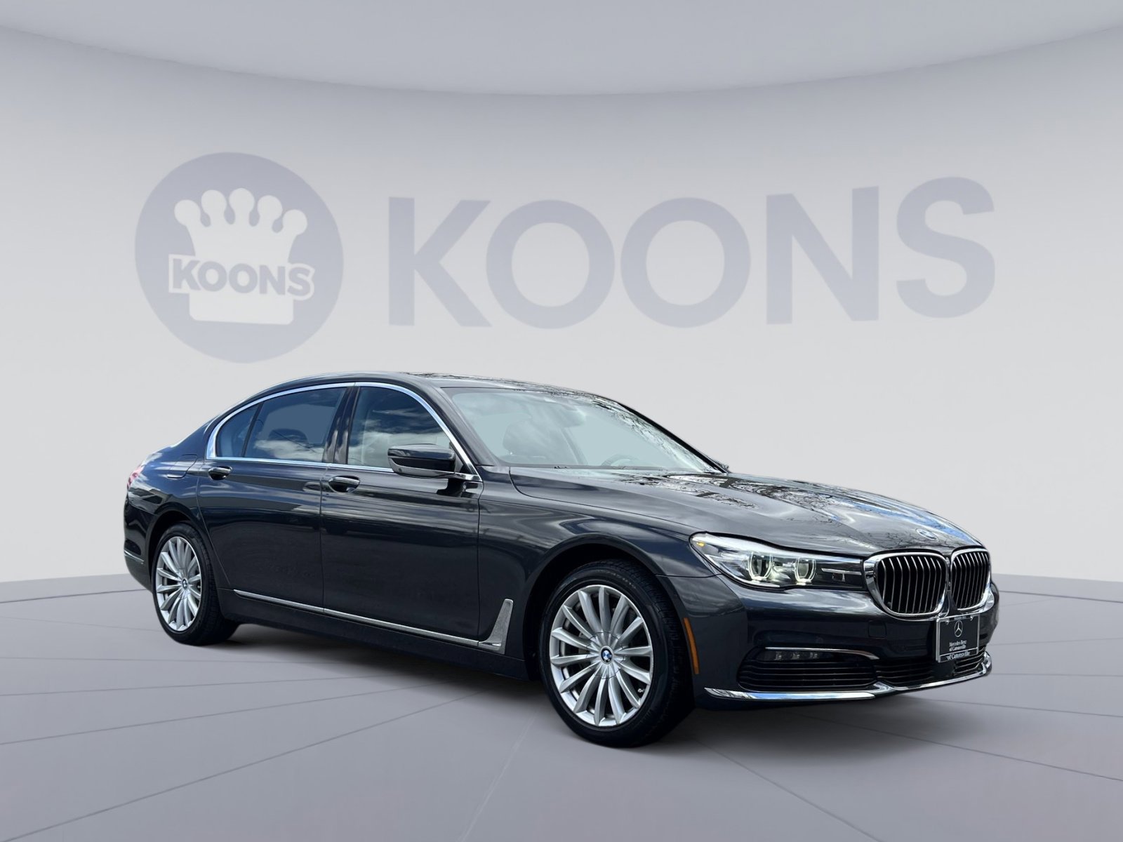 Used 2017 BMW 740i xDrive image 8