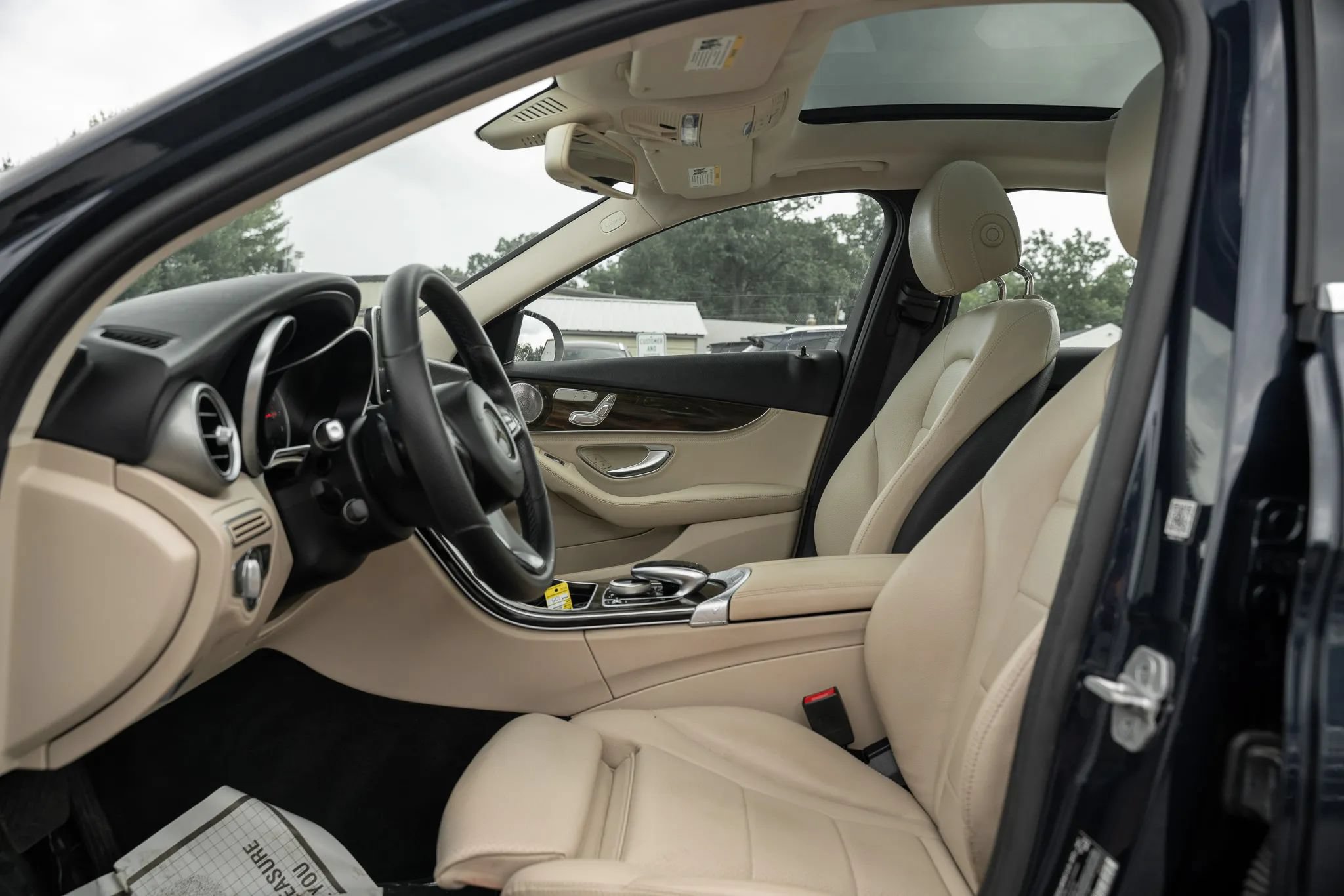 Used 2015 Mercedes-Benz C 300 4MATIC Sedan image 7
